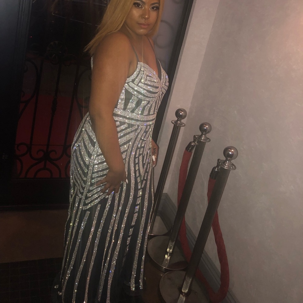 Prom dress - Picture 2 of 2